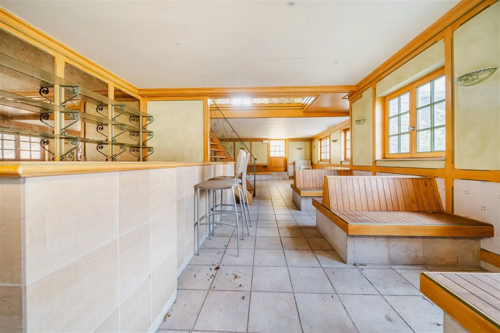 Handelscomplex met appartement in centrum Landen foto 22