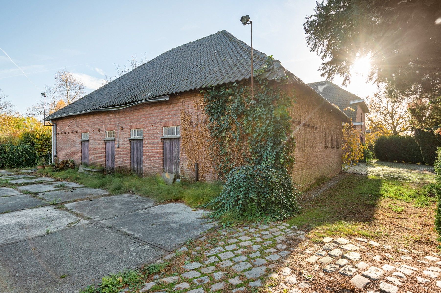 Hoevevilla op uniek perceel met veel potentieel foto 34