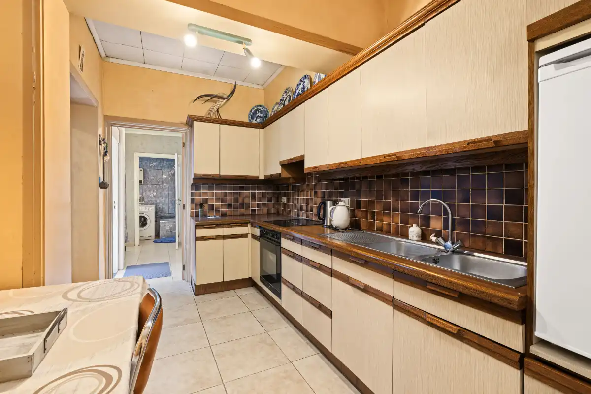 Te renoveren halfopen bebouwing met 3 slaapkamers foto 6