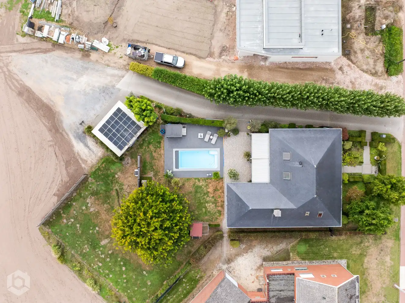 Instapklare villa met 5 slpkrs en zwembad op een perceel van 2.649 m² foto 24