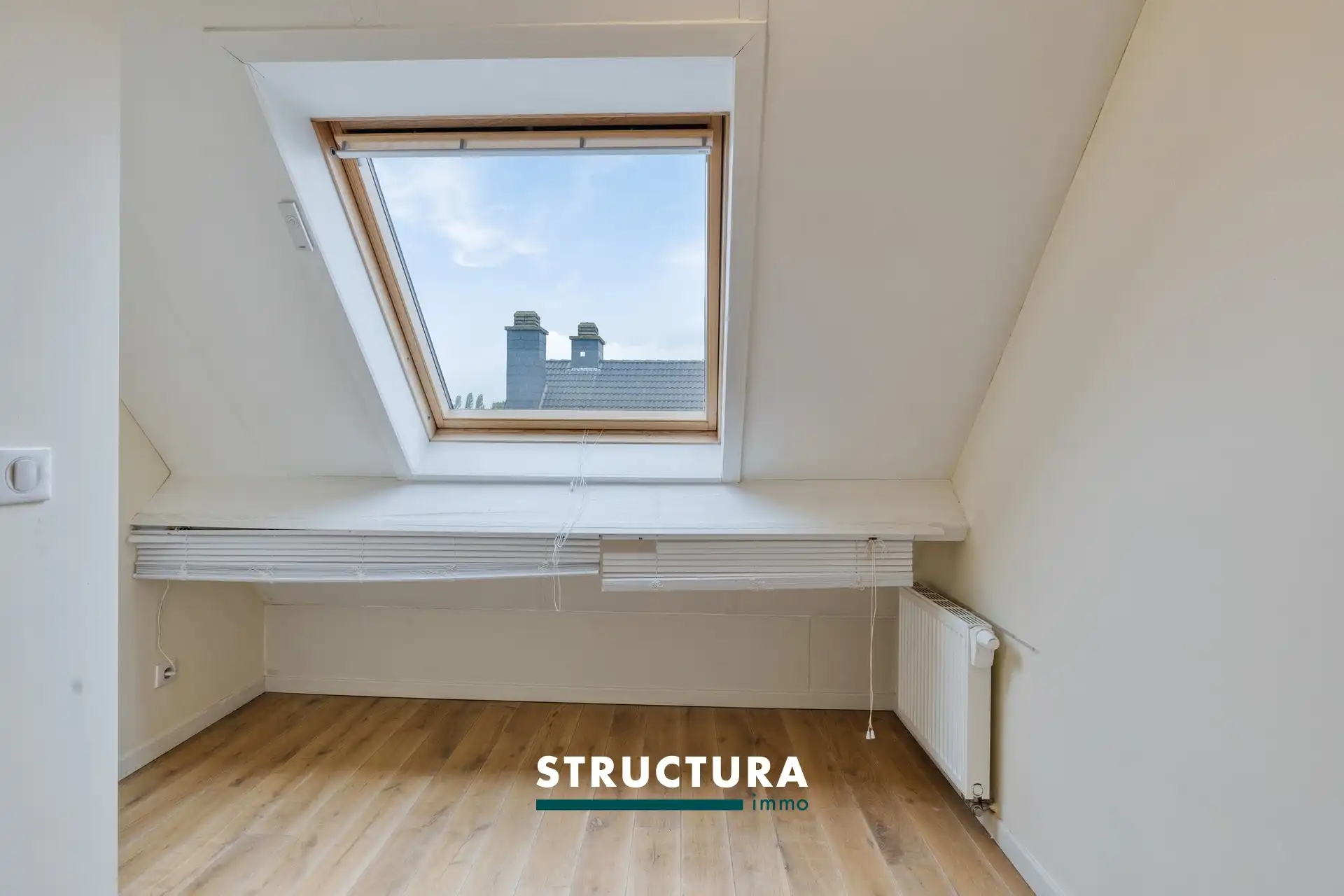 Lichtrijk duplexappartement met terras en 2 kamers foto 16