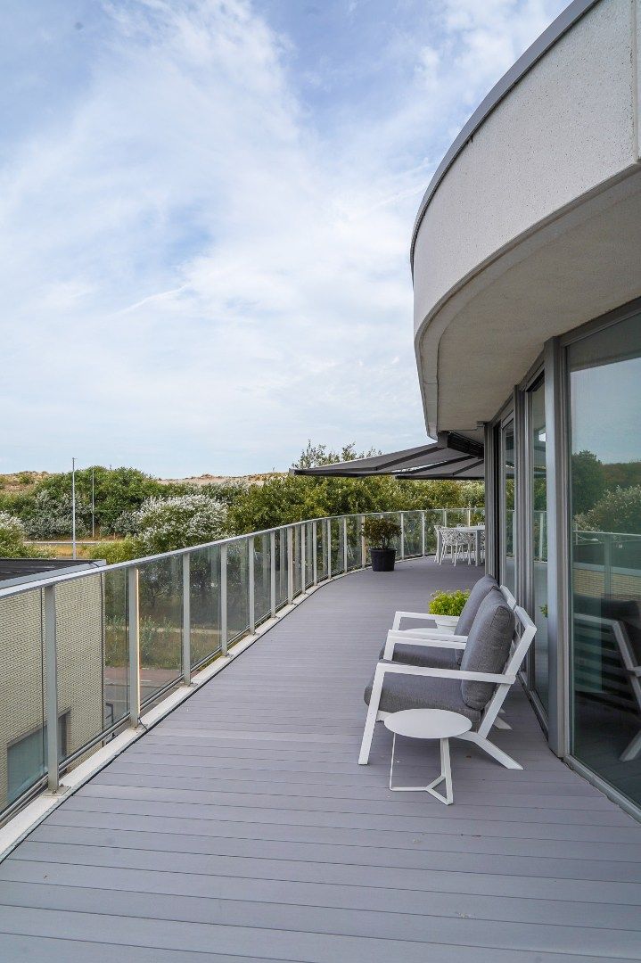 Penthouse met royaal terras en uniek zicht op de duinen foto 12