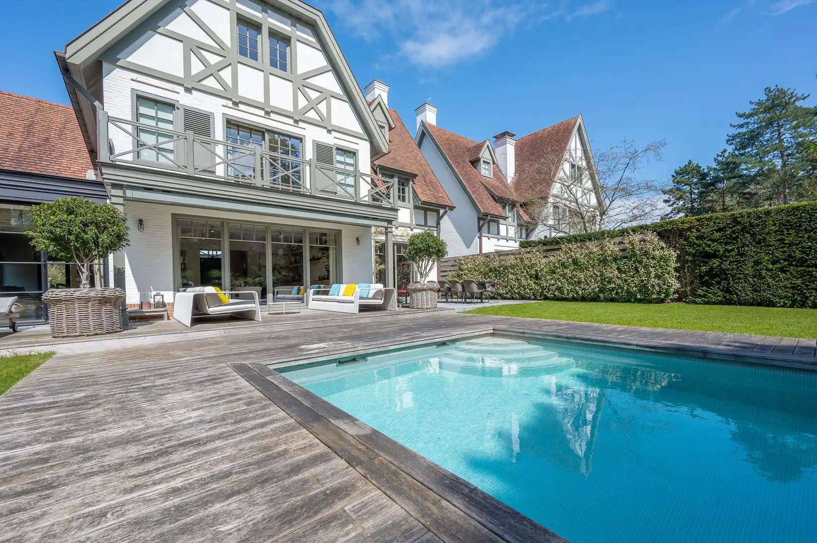 Prachtige villa met zwembad rustig gelegen in een paadje in hartje Zoute. foto 21