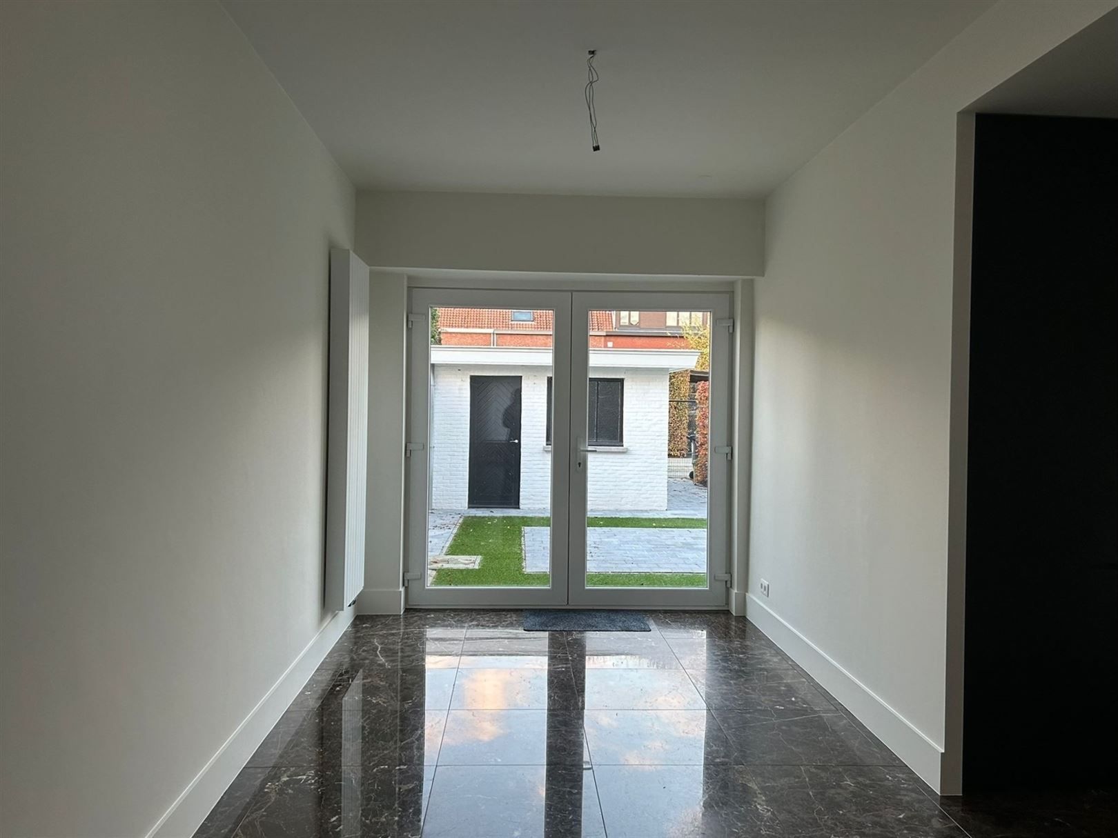 Gerenoveerde woning met vier slaapkamers en garage op rustige locatie foto 6