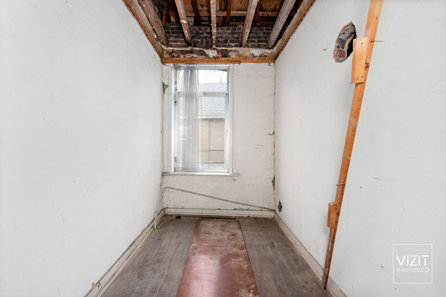 Handelsgelijkvloers met casco duplex woonruimte – centrum Erembodegem foto 7