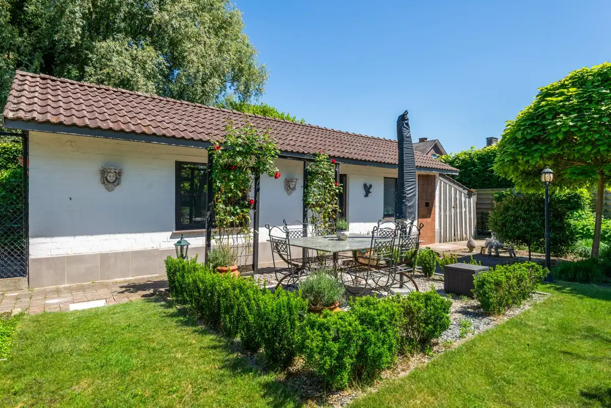 Gelijkvloerswoning met 3 - 4 slaapkamers, garage & prachtig omheinde tuin. foto 23
