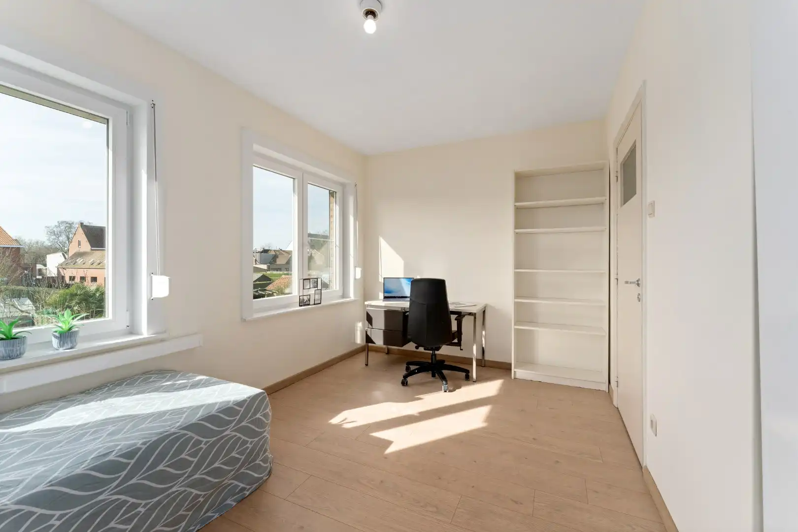 Gezinswoning met zonnige tuin in Beernem foto 12