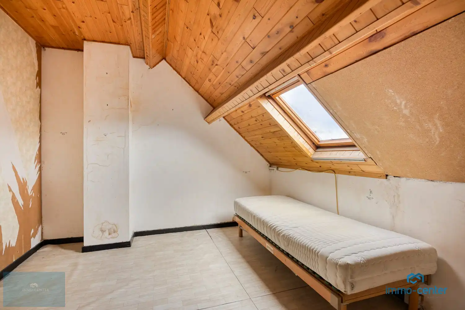 Landelijke charme en ruimte om te renoveren op 990 m² foto 11