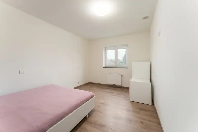 Recente, instapklare halfopen bebouwing op toplocatie te Roeselare foto 11