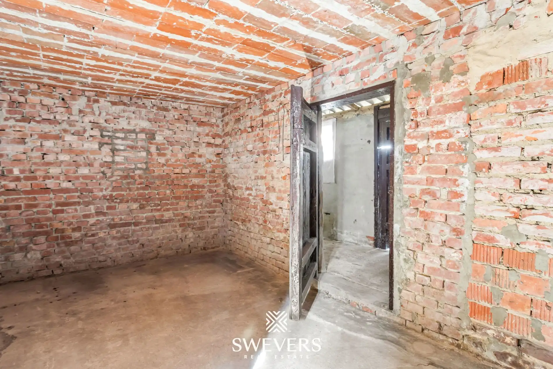 Authentiek renovatieproject met potentieel in Wellen foto 11