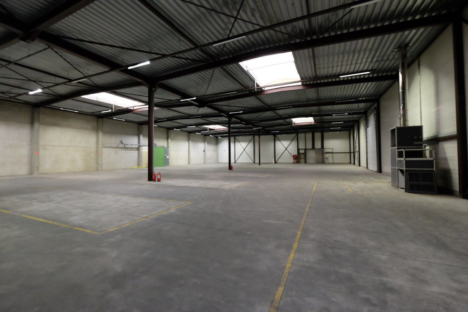 Bedrijfshal te huur van 6030 m² of opsplitsbaar foto 15