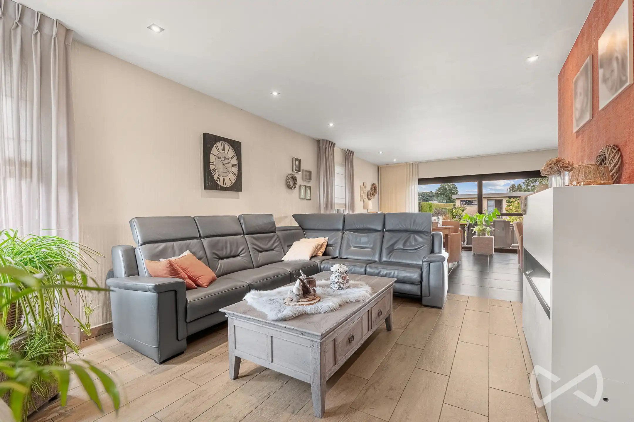 TE KOOP | Ruime instapklare woning op 20 are in Paal foto 4