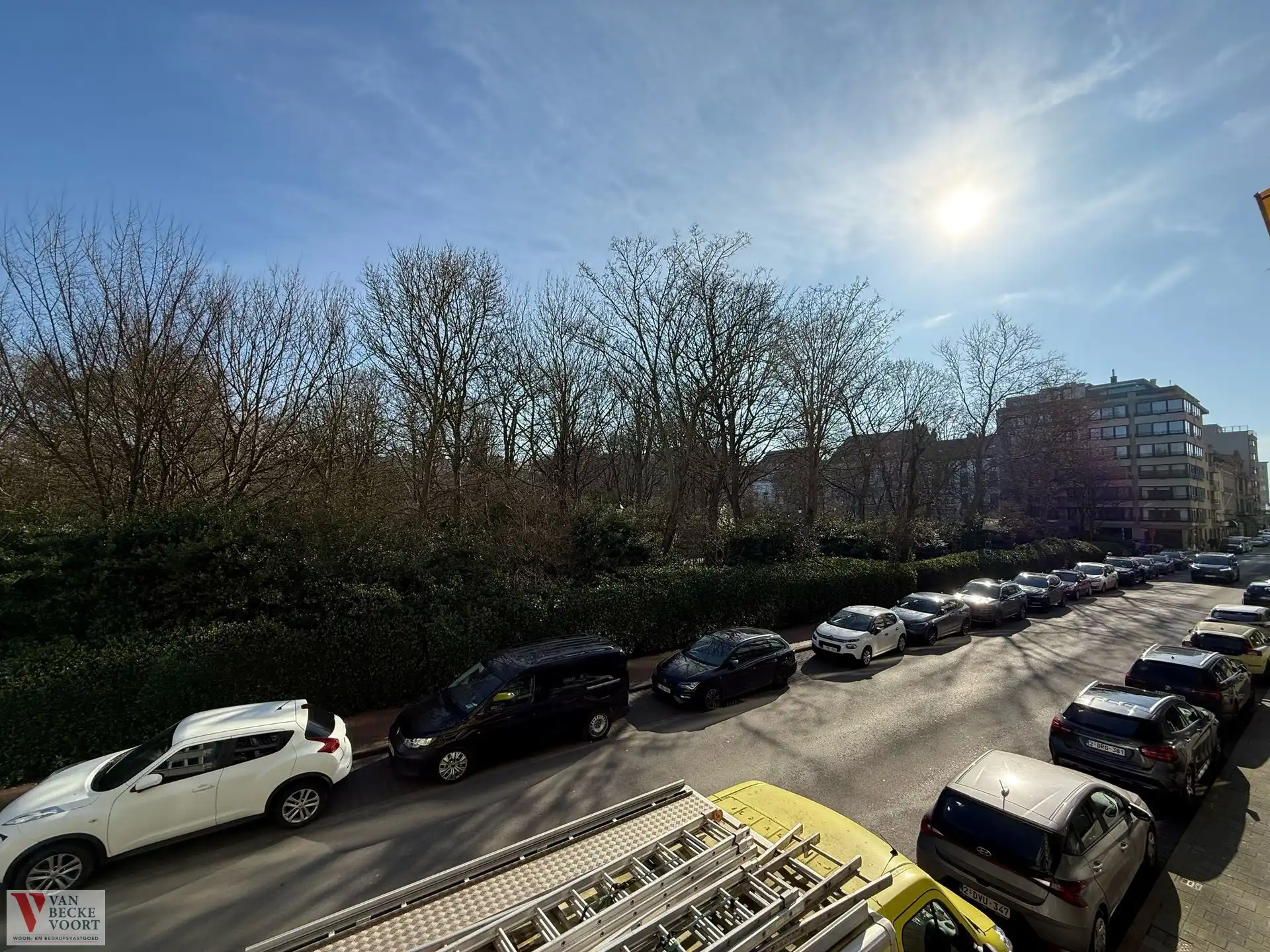 Ruim appartement met parkzicht foto 3