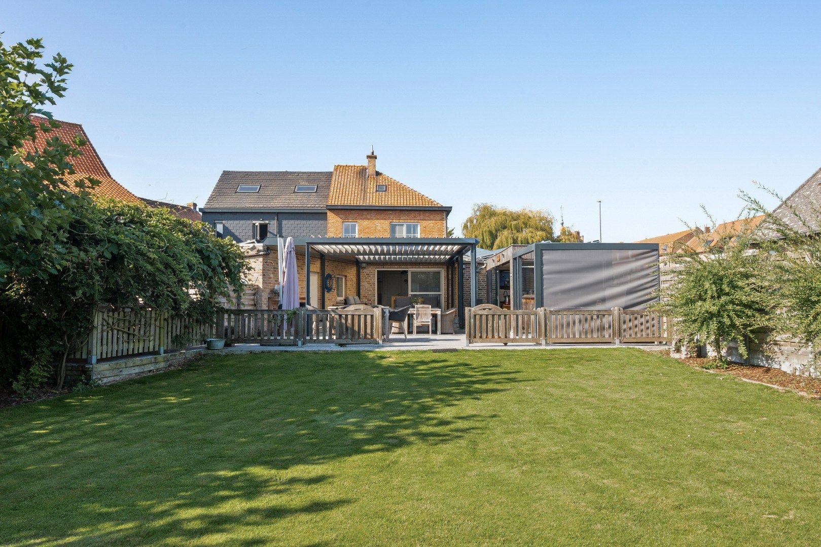 Instapklare halfopen woning met 3 slaapkamers, garage, tuin en mancave in Mesen foto 28