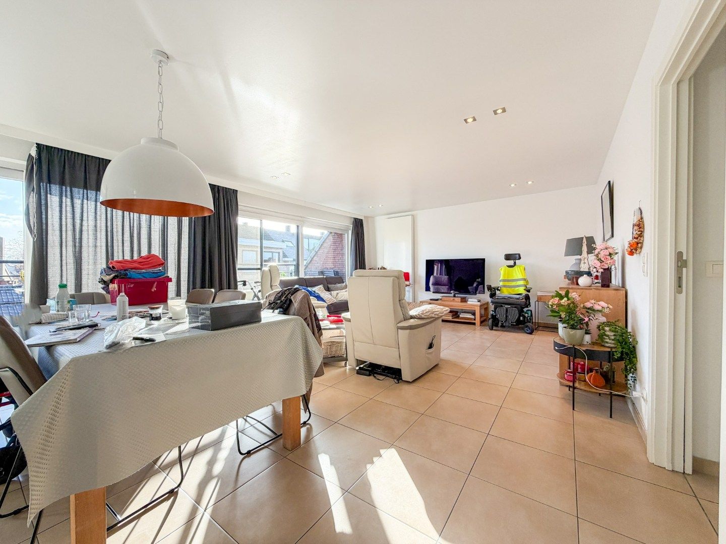 Lichtrijk recent appartement met 2 slp, groot terras en garage, Torhout. foto 18