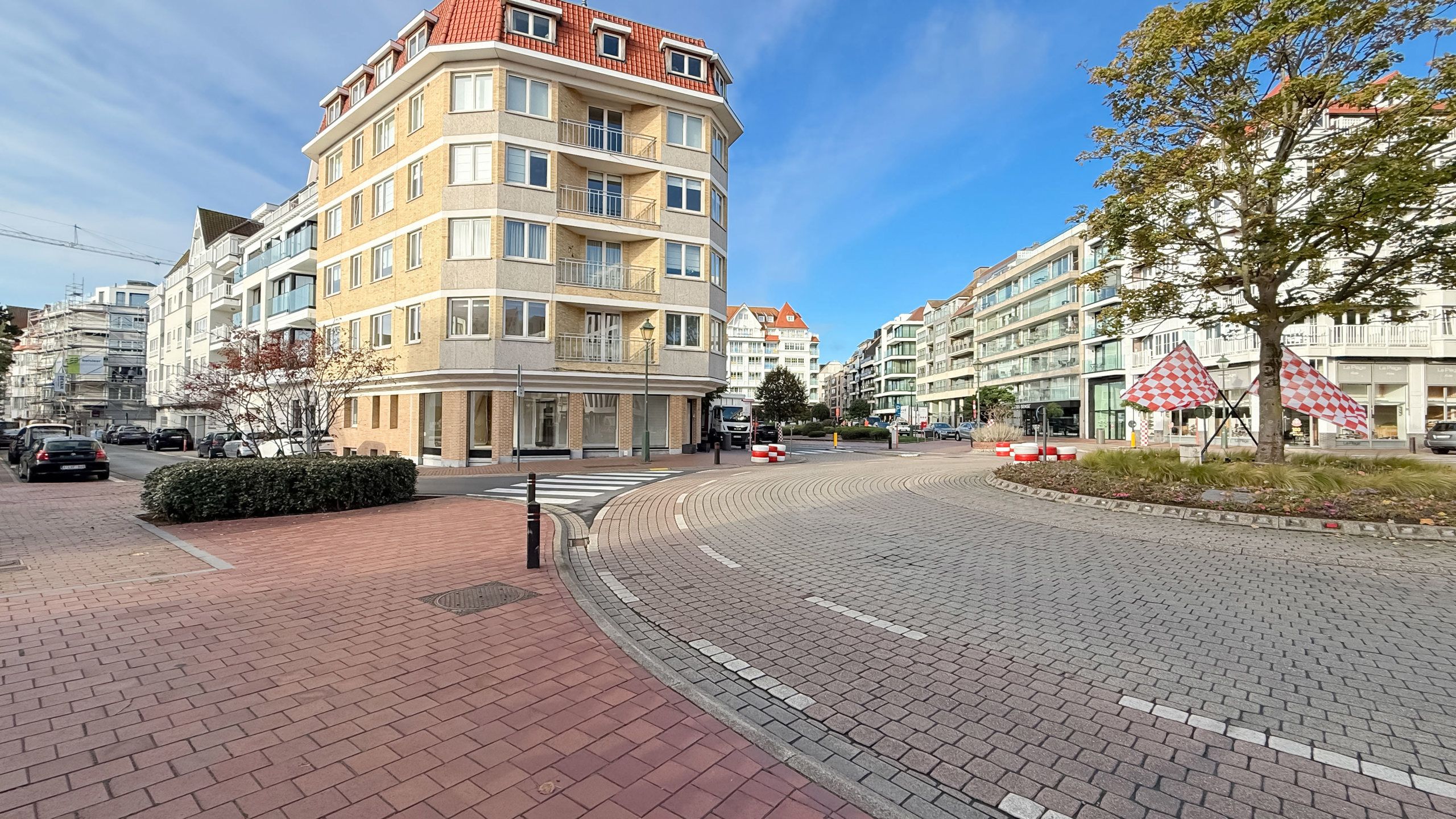 ()=>{if(producerUpdateValueVersion(node),producerAccessed(node),node.value===ERRORED)throw node.error;return node.value} Driehoeksplein 11 - 8300 Knokke-Heist