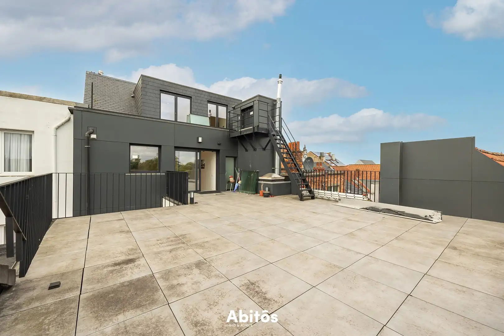 Luxueus gemeubeld penthouse met zicht op de Leie en de Gentse torens foto 23