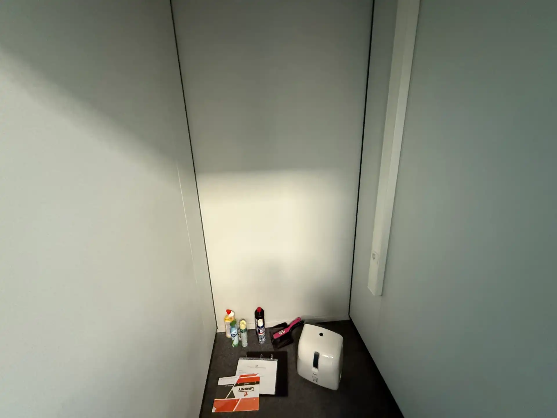 AALST - Moduleerbaar handelspand/kantoorruimte op toplocatie. foto 13