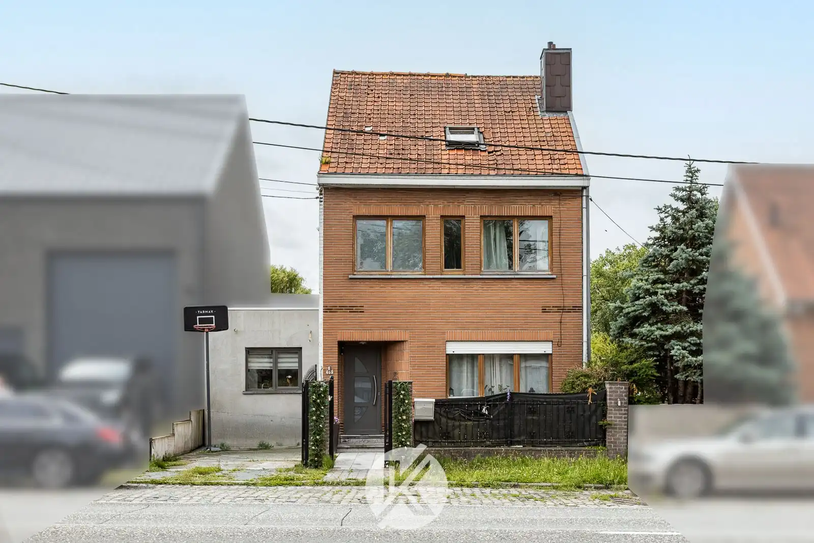 Gezinswoning met 4 slaapkamers op uitstekende ligging foto 3