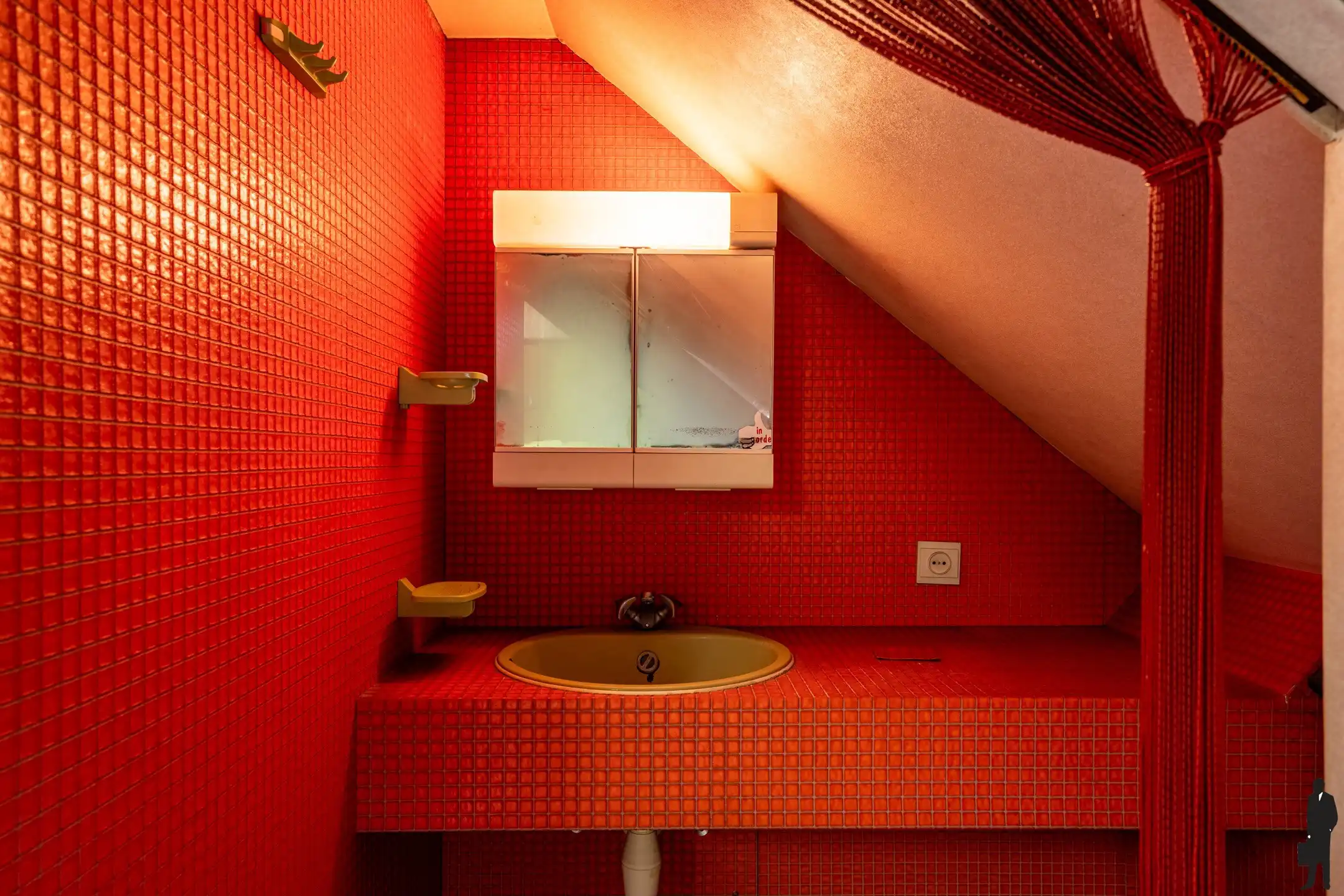 Renovatieproject met veel potentieel: ruime HOB met 3/4 slpk foto 32