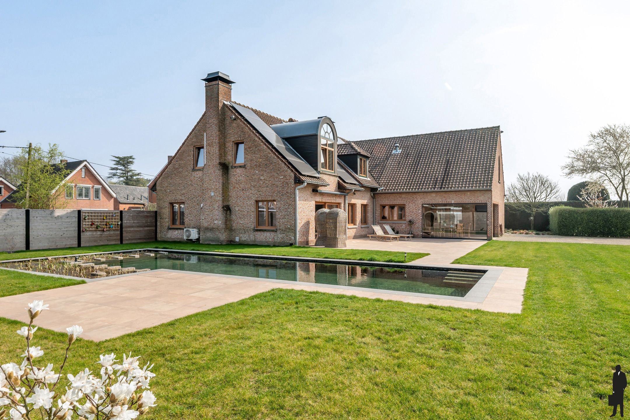 Uitstekend gerenoveerde villa op rustige locatie in Weelde foto {{pictureIndex}}