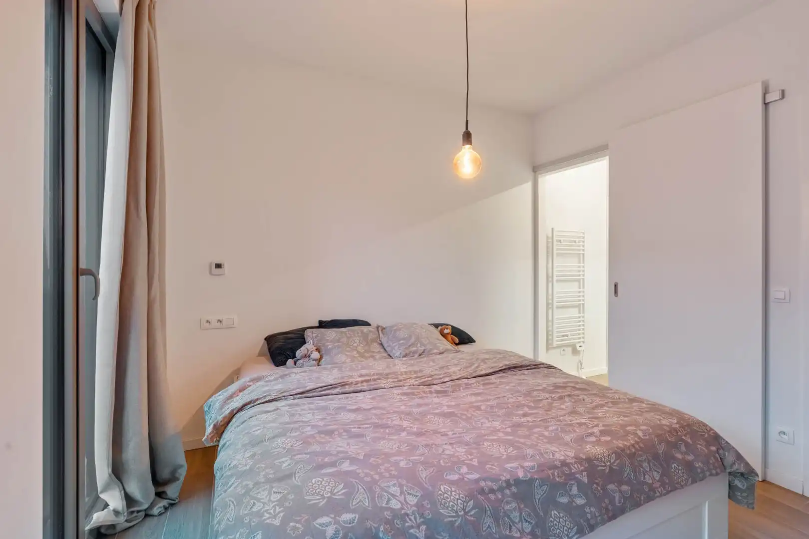 QUARTIER BLEU - Stijlvol 1-slaapkamerappartement met gezellig terras, op topligging nabij het centrum. foto 10