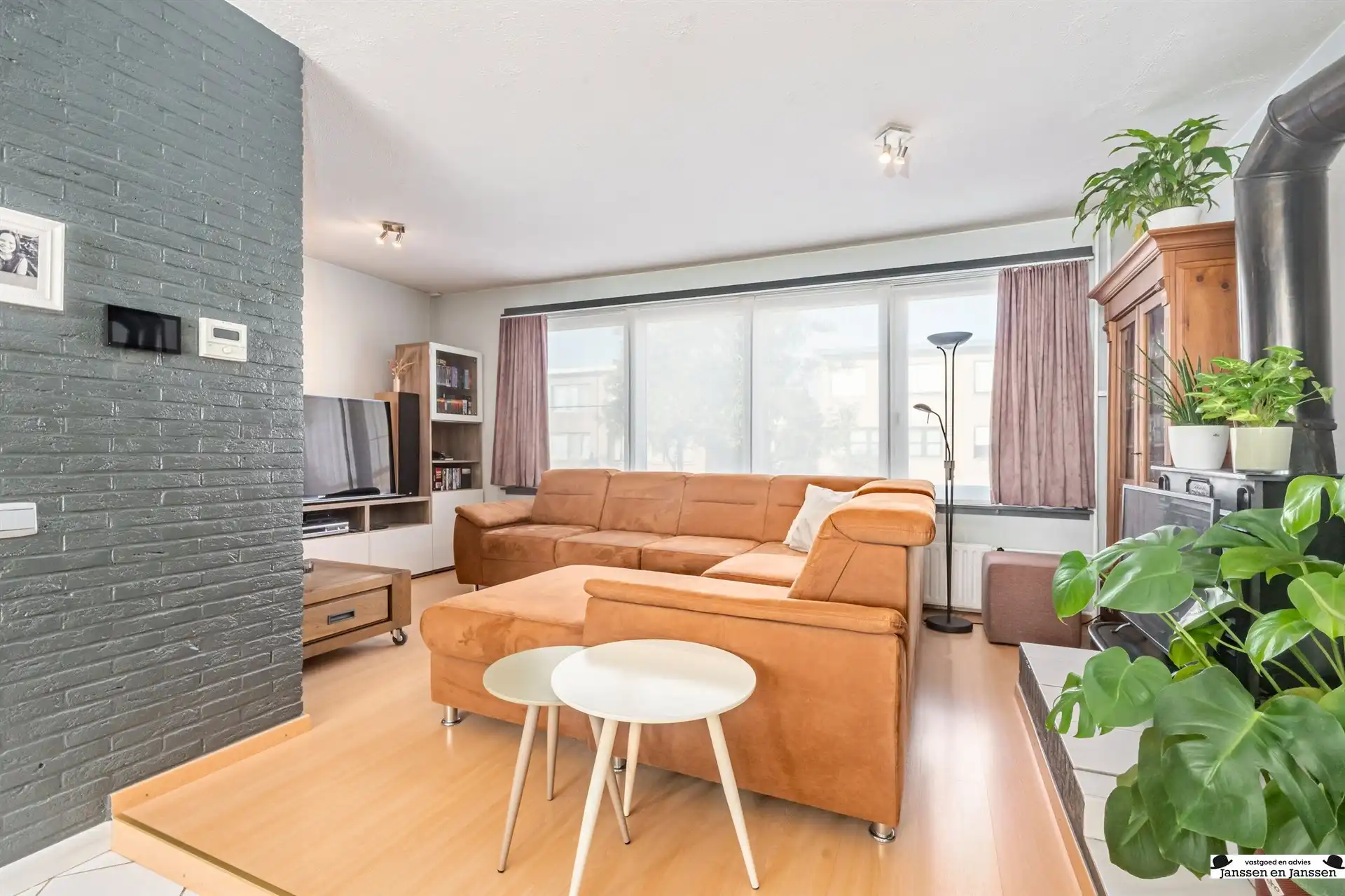 Instapklare bel-etage met 3 à 4 en twee garages! foto 6