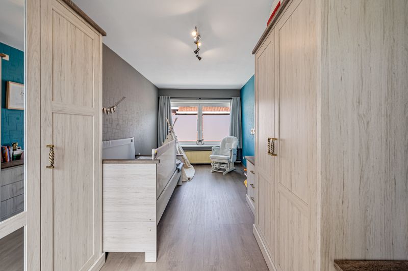 Instapklare gezinswoning met tuin & garage in hartje Dikkelvenne foto 11