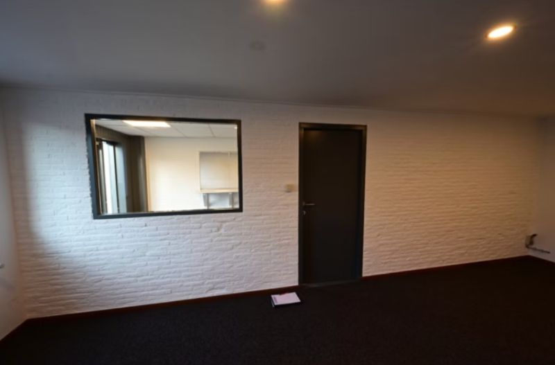 Magazijn te huur foto 3
