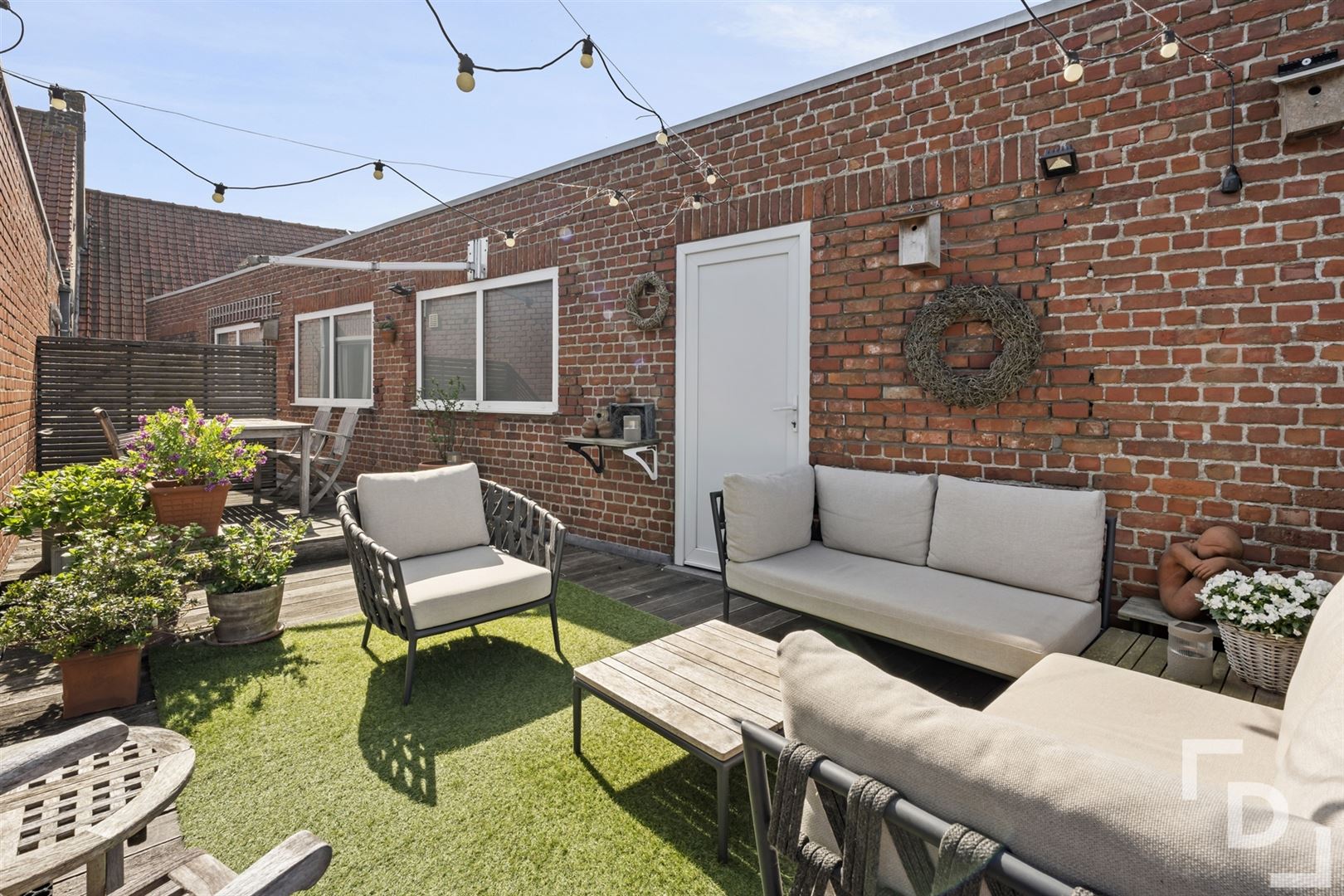 Ruime handelszaak met woonst & verhuurd appartement te koop in Poelkapelle. foto 23