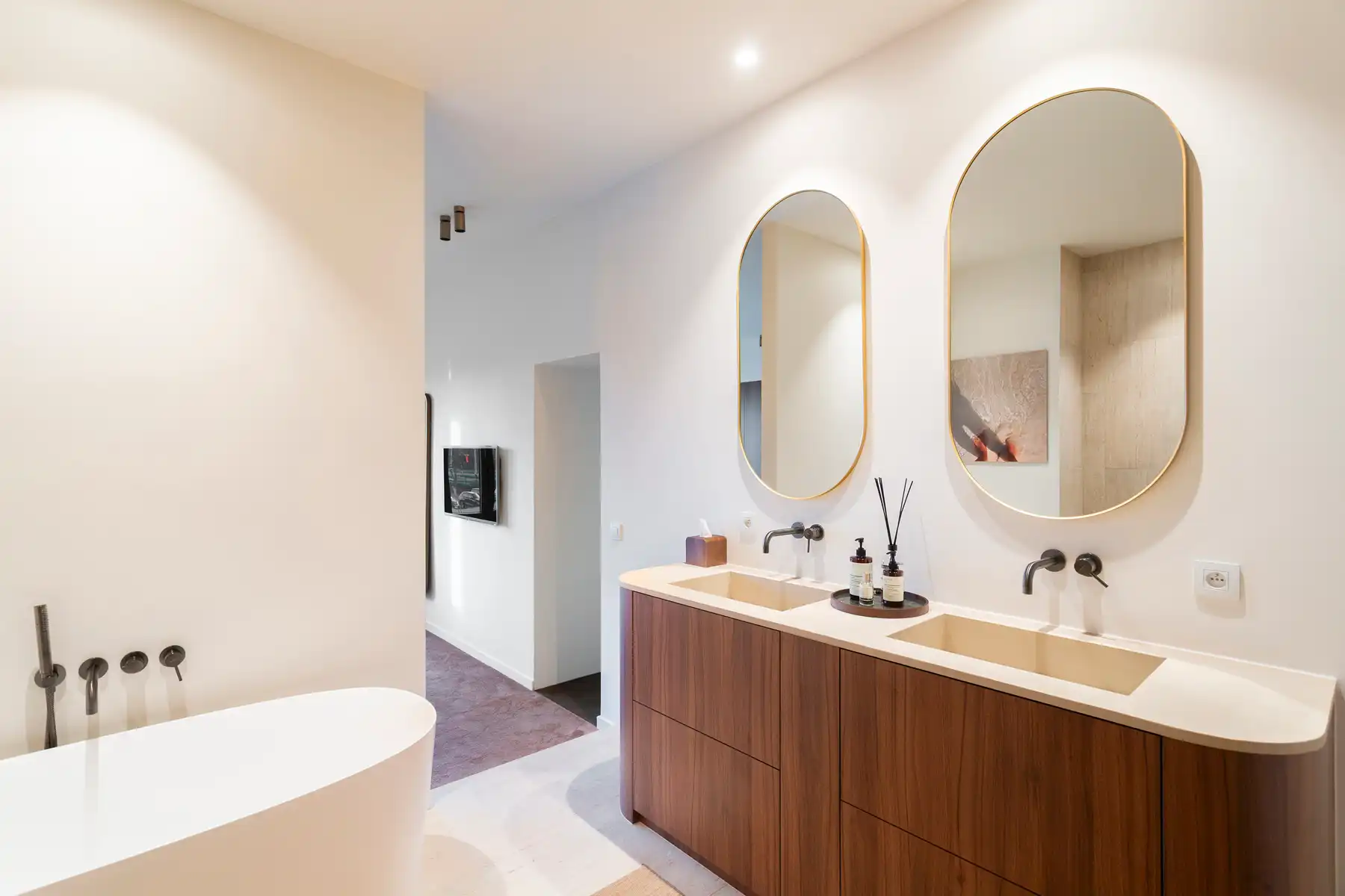 Pure elegantie in het hart van de Markgravewijk foto 14