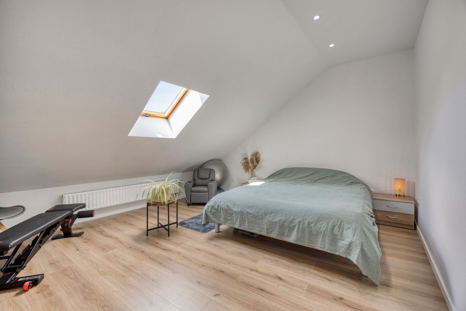 Volledig gerenoveerde rijwoning met stadstuin in Tienen foto 18