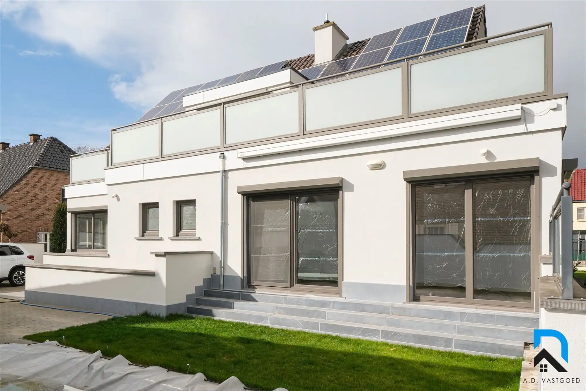 Gerenoveerde villa in Maaseik foto 33