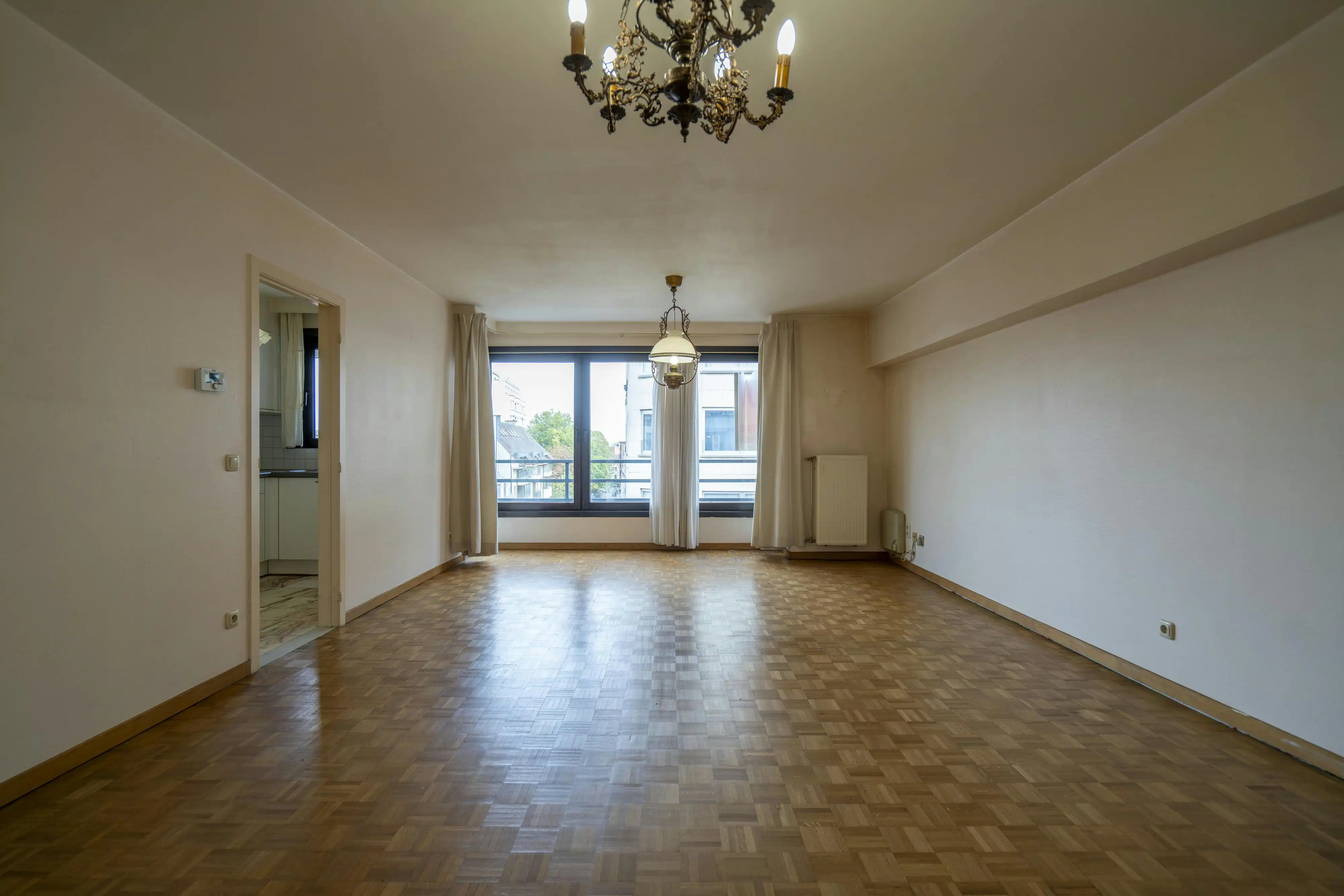 Te koop: lichtrijk 2-slaapkamerappartement in Kortrijk foto 4