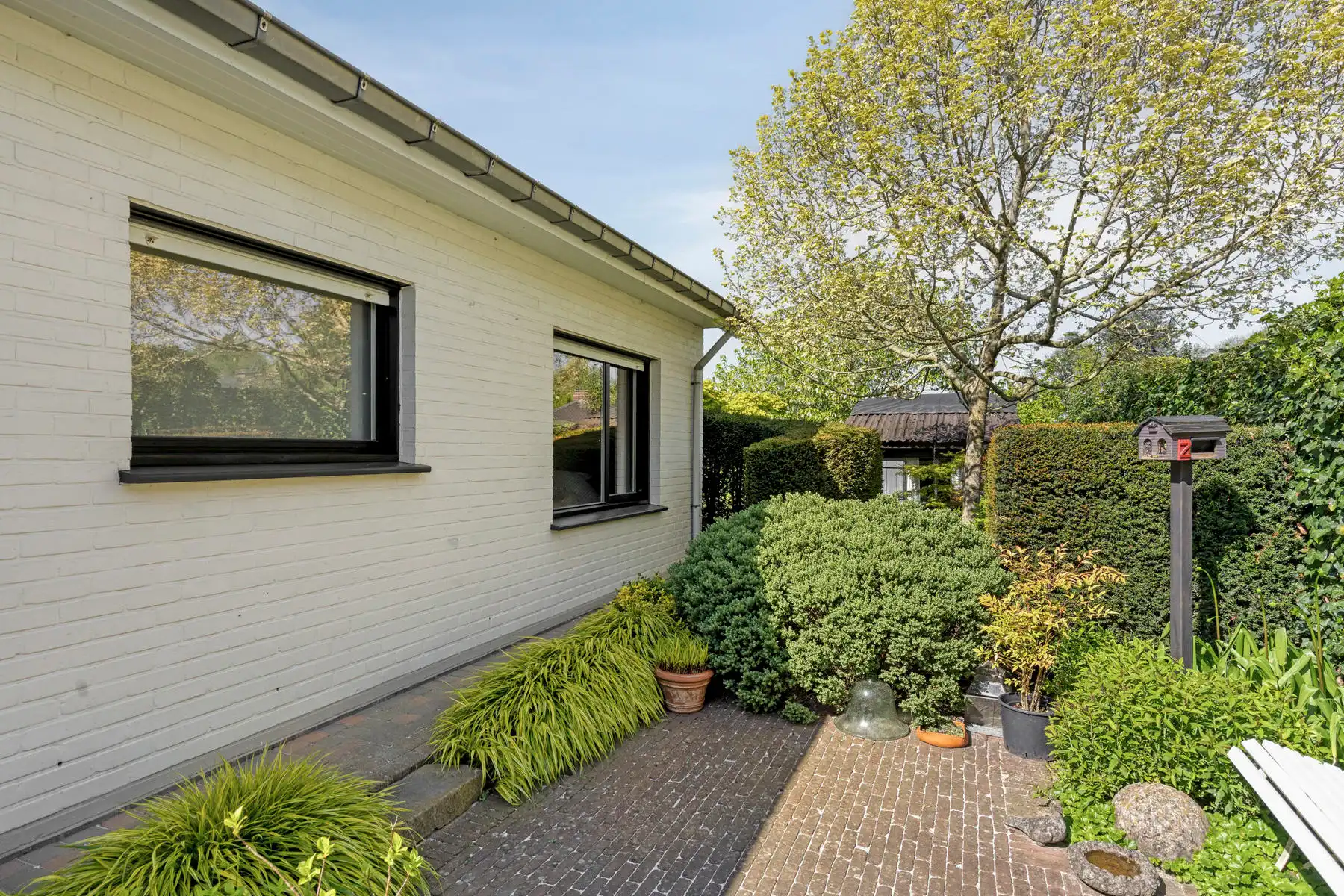 Leemans Immobiliën presenteert u deze charmante, instapklare bungalow, ideaal gelegen in het gegeerde Asse.  foto 24