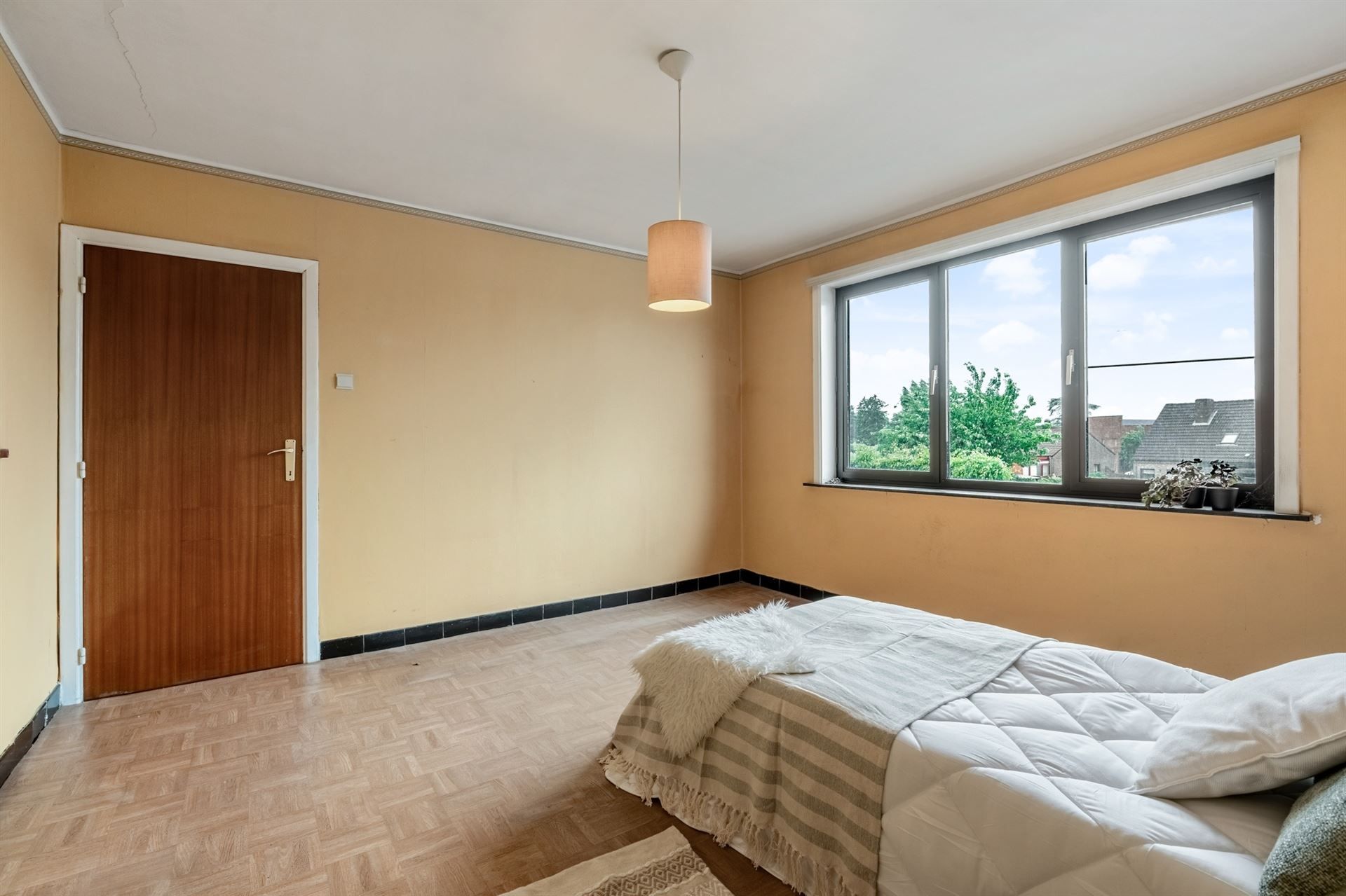 Halfopen bebouwing met tuin foto 16