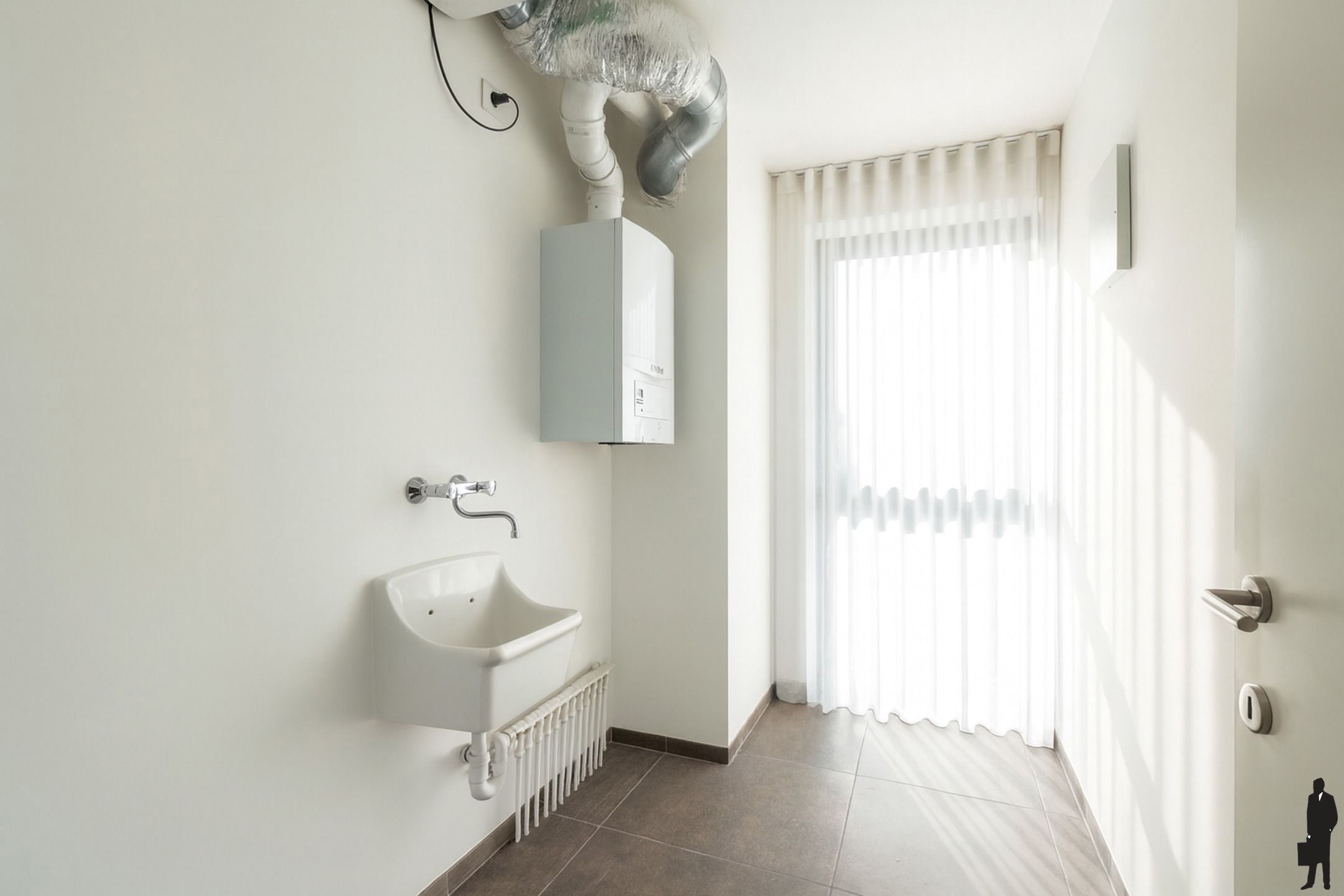 Centraal gelegen, recent appartement van 100m² met 2 slpks foto 5