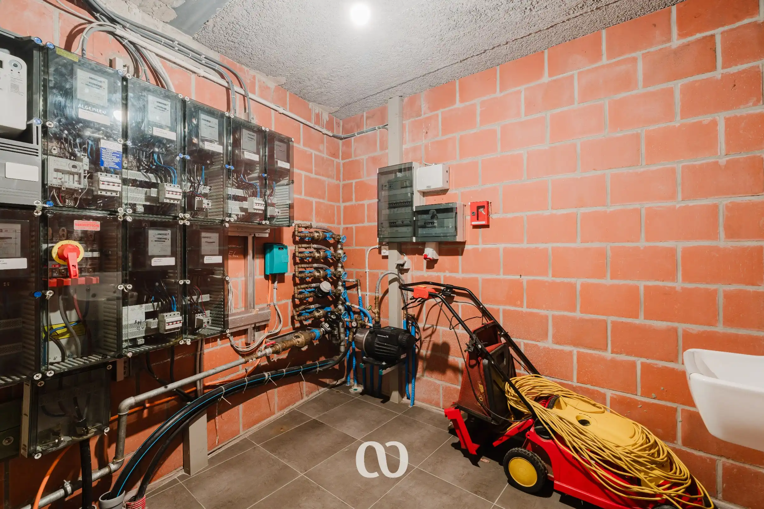 Gelijkvloers appartement met 3 slaapkamers, garage en tuin in Huise foto 16