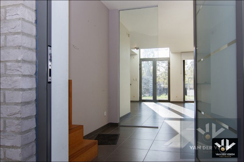 Moderne Gezinswoning aan de rand van de natuur foto 4