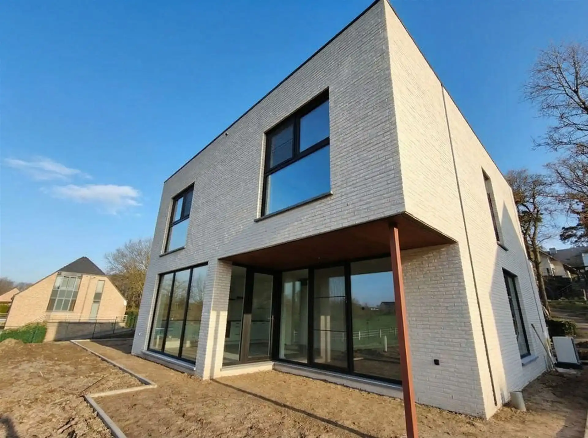 Vrijstaande gezinswoning met tuin in rustige omgeving. foto 23