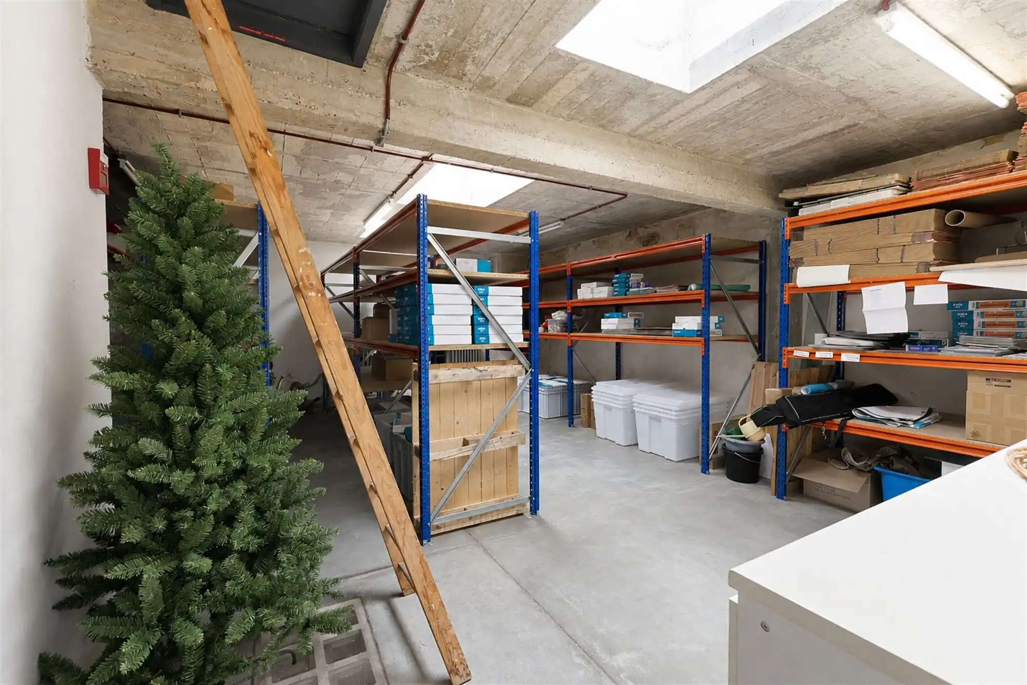 Lichtrijke kantoorruimten met archief - 293 m² over 2 identieke niveaus foto 10
