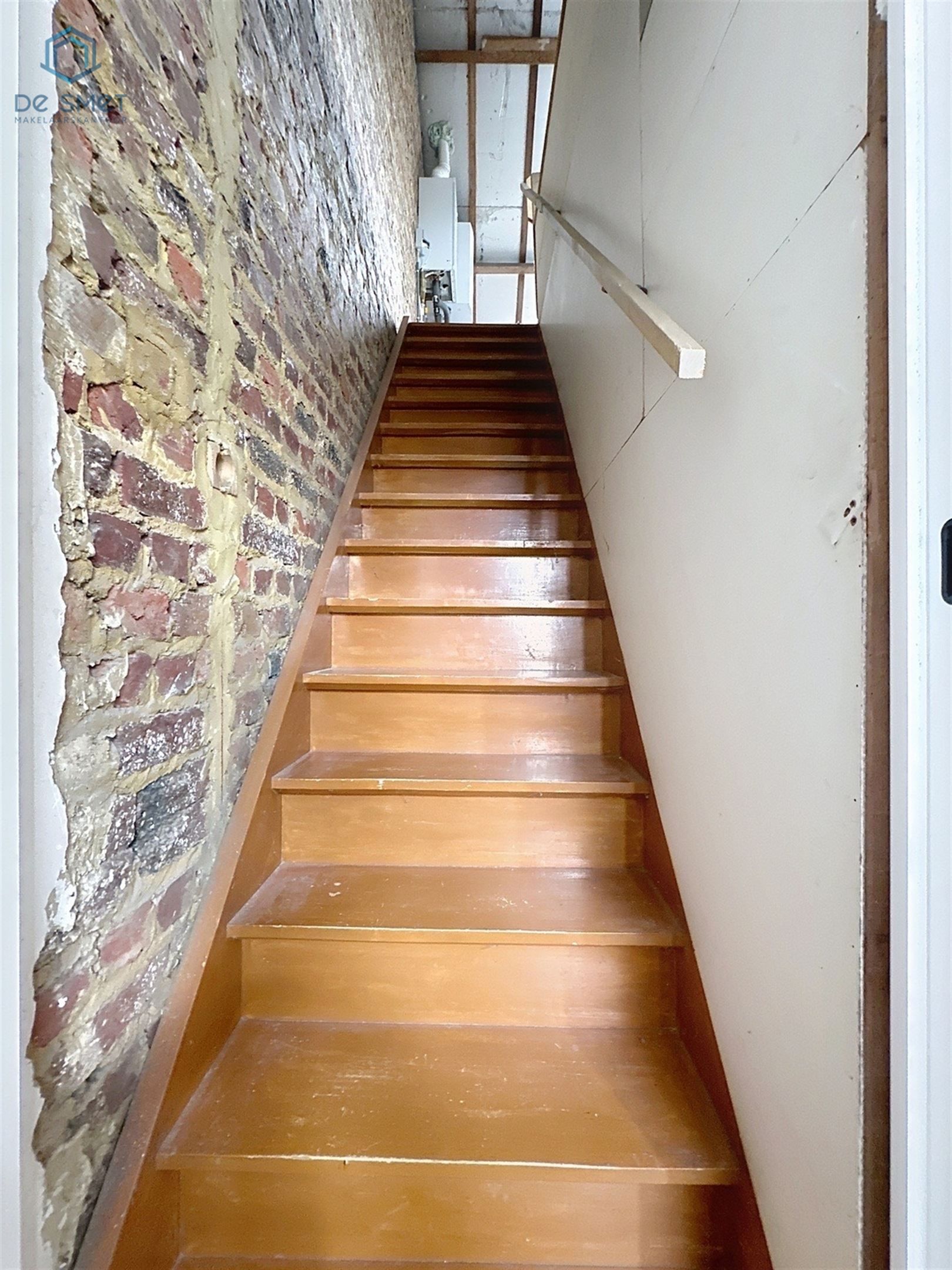Instapklare halfopen woning met zonnige tuin en tal van troeven! foto 31