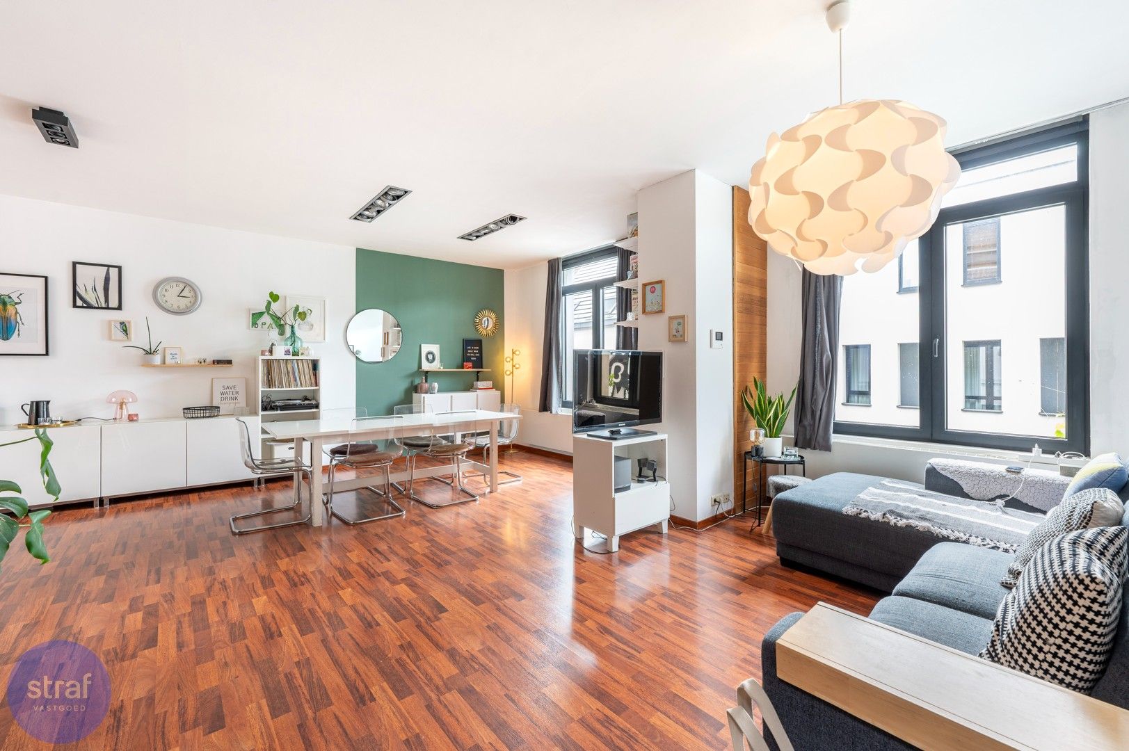Twee terrassen, vier slaapkamers & tonnen karakter foto 2