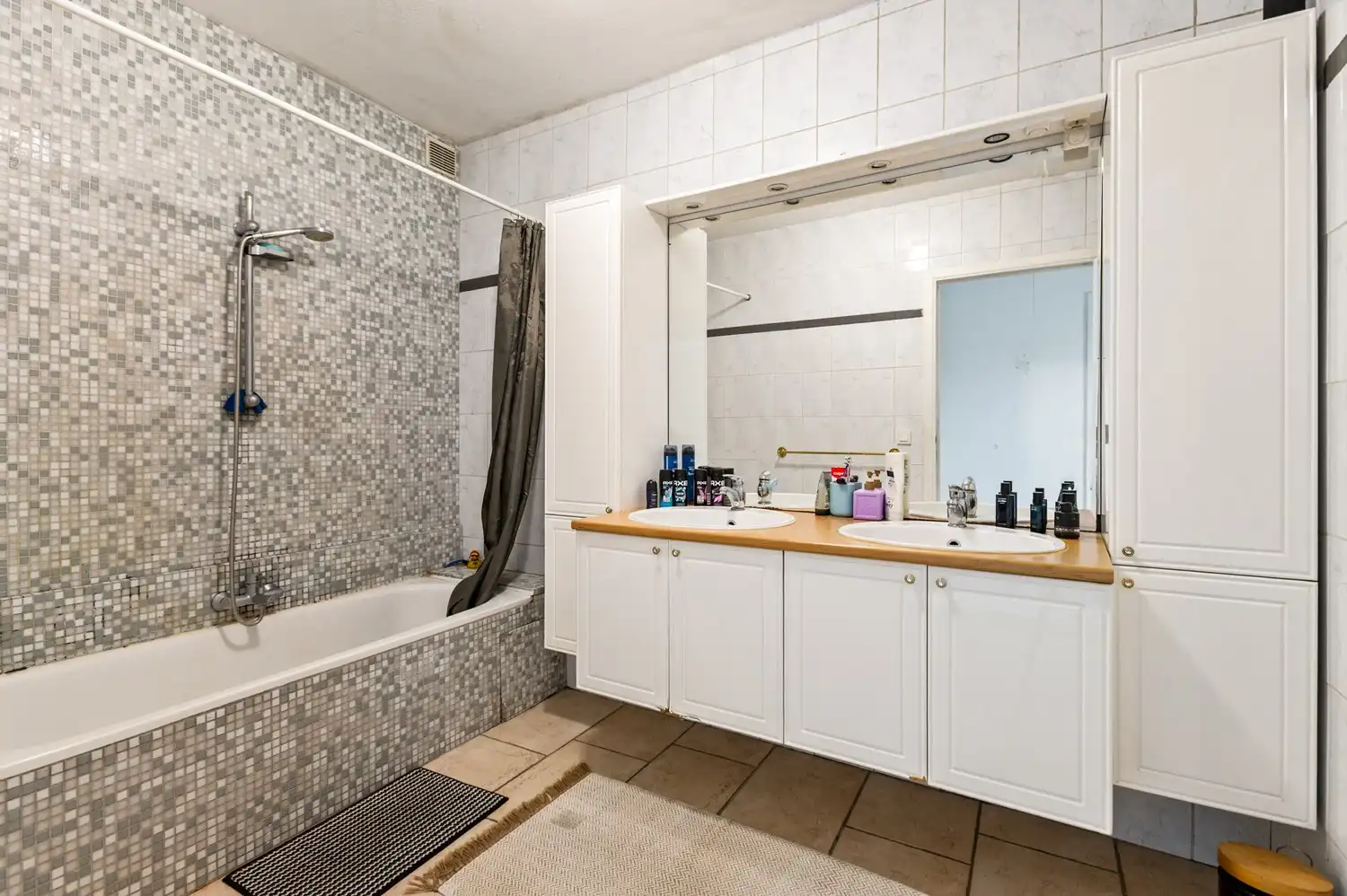 Ruim appartement (94 m²) met twee slaapkamers in het centrum van Broechem! foto 13