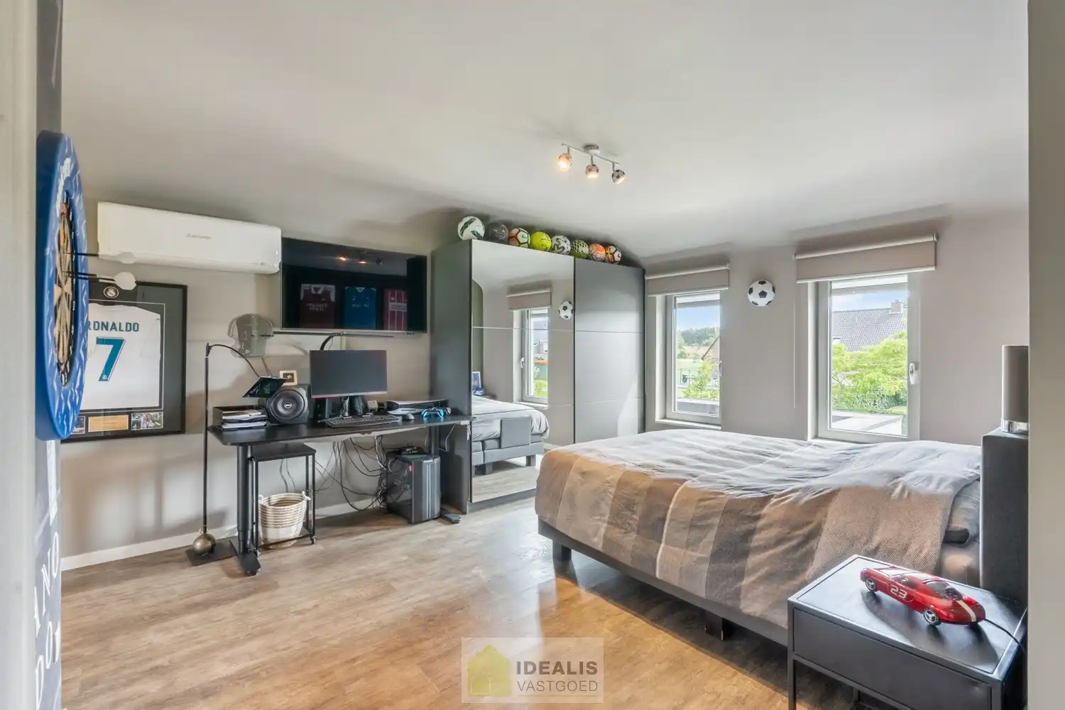 IDEALIS VASTGOED – ROYALE, INSTAPKLARE EN PERFECT ONDERHOUDEN GEZINSWONING DEWELKE OP EEN ELEGANTE MANIER WERD AANGEPAST AAN MINDERVALIDEN OP EEN RUIM EN RUSTIG PERCEEL VAN 11A 55CA foto 22