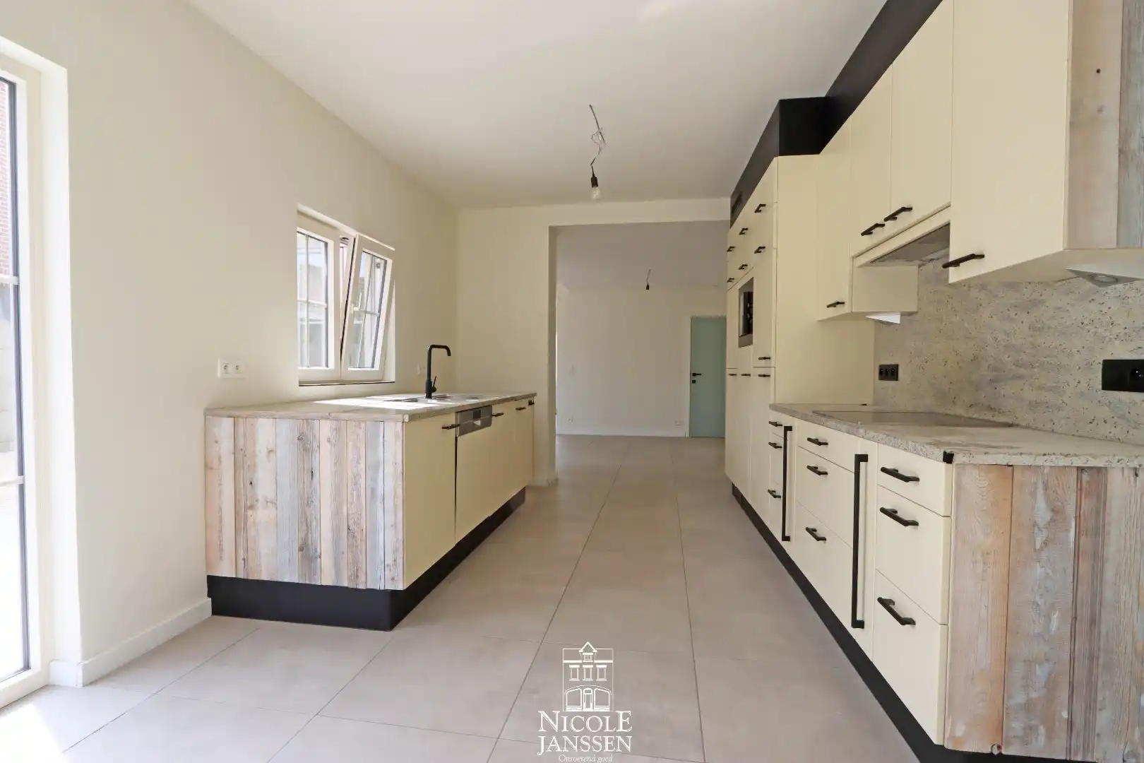 Gerenoveerd halfopen woning met 3 slaapkamers te Aldeneik te koop foto 8