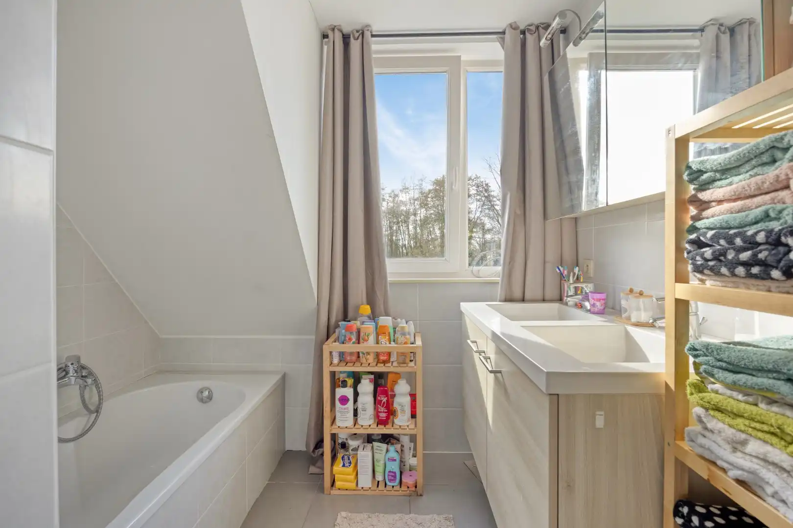 Kleinschalig appartementsgebouw bestaande uit 4 appartementen + 4 carports. foto 24