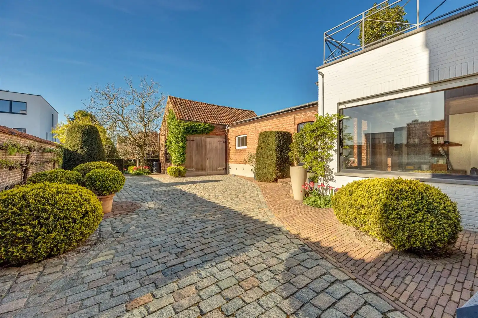 Woning met praktijk, bijgebouw en tuin in Beerzel-dorp! foto 26