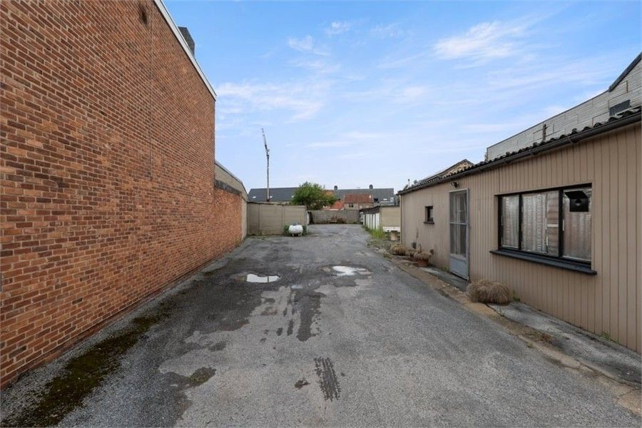 2 TE RENOVEREN WONINGEN+ 16 GARAGES OP EEN PERCEEL VAN 9A87 foto 36