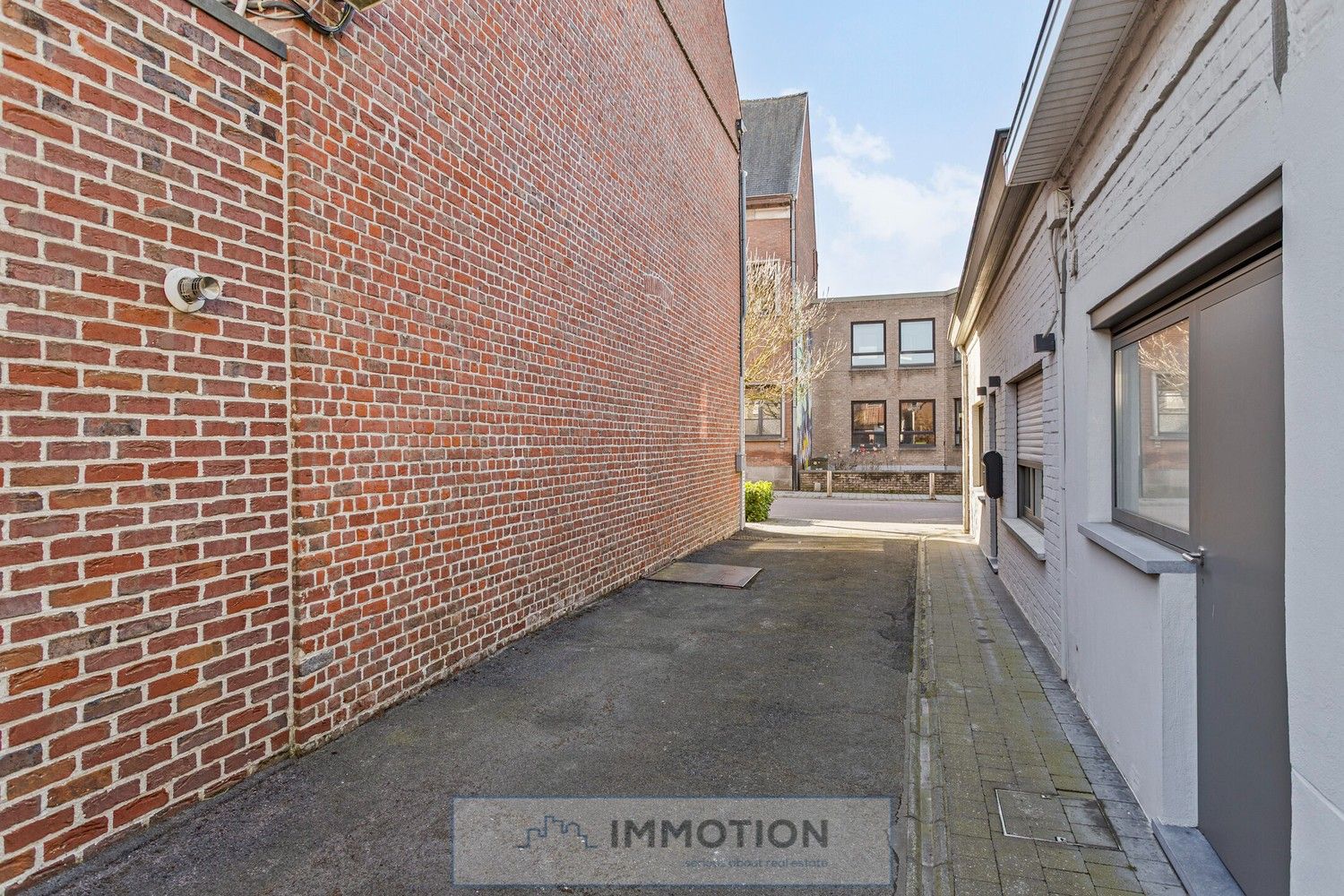 Unieke burgerwoning met bijgebouw en tuin foto 33